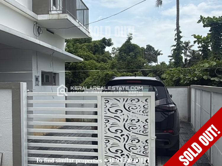 3 BHK HOUSE FOR SALE IN VYTTILA, ERNAKULAM