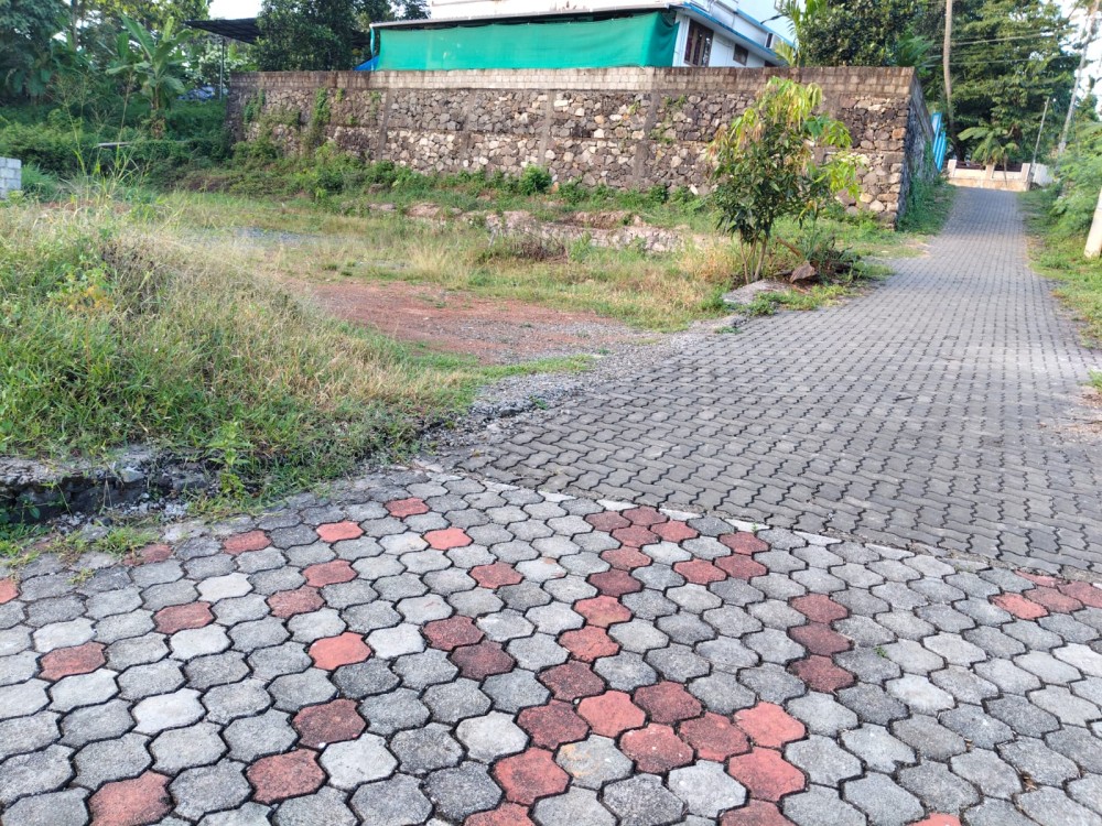 Land for Sale in Kadayiruppu, Near Kolenchery, Ernakulam