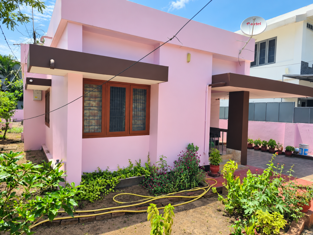 Prime Land with Old House for Sale Near EMC Hospital, Palarivattom, Ernakulam