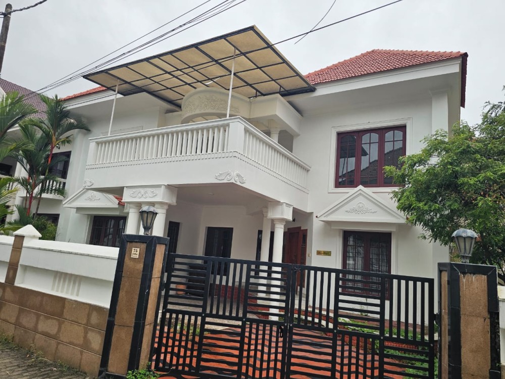 4 BHK Independent House for Sale Behind EMC Hospital, Vennala, Ernakulam