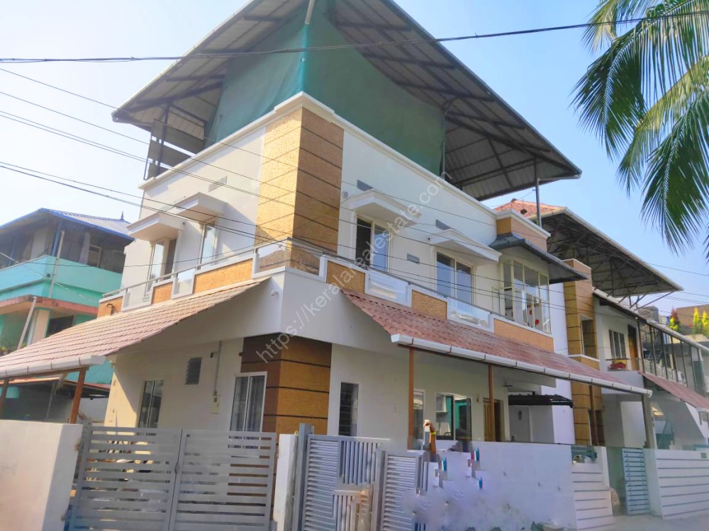Independent Building with 2 Dwelling Units For Sale in Palluruthy, Kochi