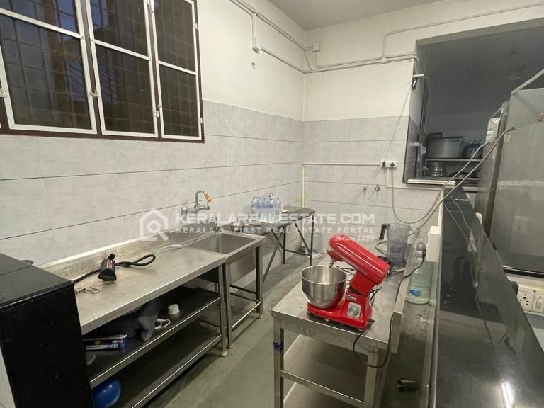 Commercial Building for Rent in Elamakkara, Ernakulam 