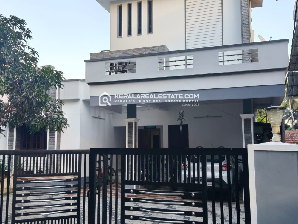 5 BHK House for Sale in Irumpanam, Thripunithura, Ernakulam 