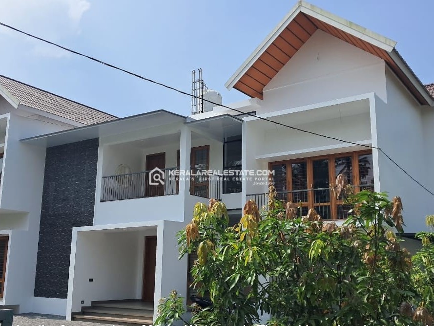 LUXURY 4 BHK INDEPENDENT HOUSE FOR SALE IN NORTH PARAVUR, ERNAKULAM